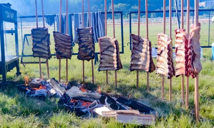 EXPOCHURRASCO 2026 FAZ HISTÓRIA E REÚNE O MAIOR FESTIVAL DE PROTEÍNAS DO MUNDO COM PROTAGONISMO FEMININO INTERNACIONAL