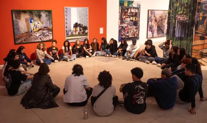 MAC RS reúne 80 jovens em laboratório de videoarte para transformar o cotidiano em narrativas visuais