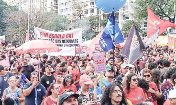 Manifestação em SP pede fim da escala 6x1 e ações contra o feminicídio
