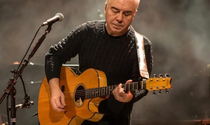 Música, pôr do sol e cultura gaúcha: Barra/Música transforma Porto Alegre em palco a céu aberto com Nei Lisboa