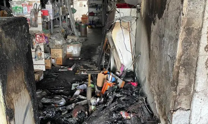 Oscilações de energia antecedem incêndio em comércio de Capão Novo e levantam questionamentos sobre a rede elétrica