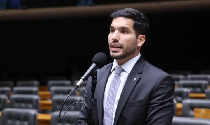 Projeto prevê desconto em multas para motoristas e entregadores de aplicativo