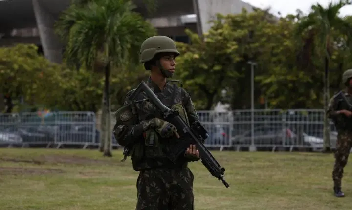 Tropas militares vão reforçar locais de votação no Rio de Janeiro