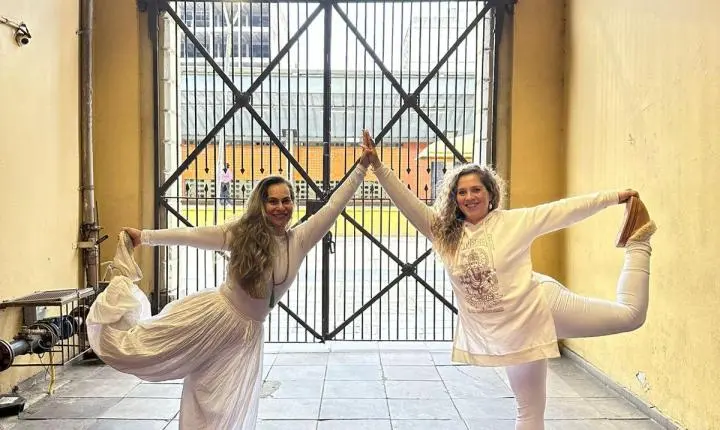 Yoga x Caos transforma o Mercado Público em cenário de conexão, bem-estar e protagonismo feminino